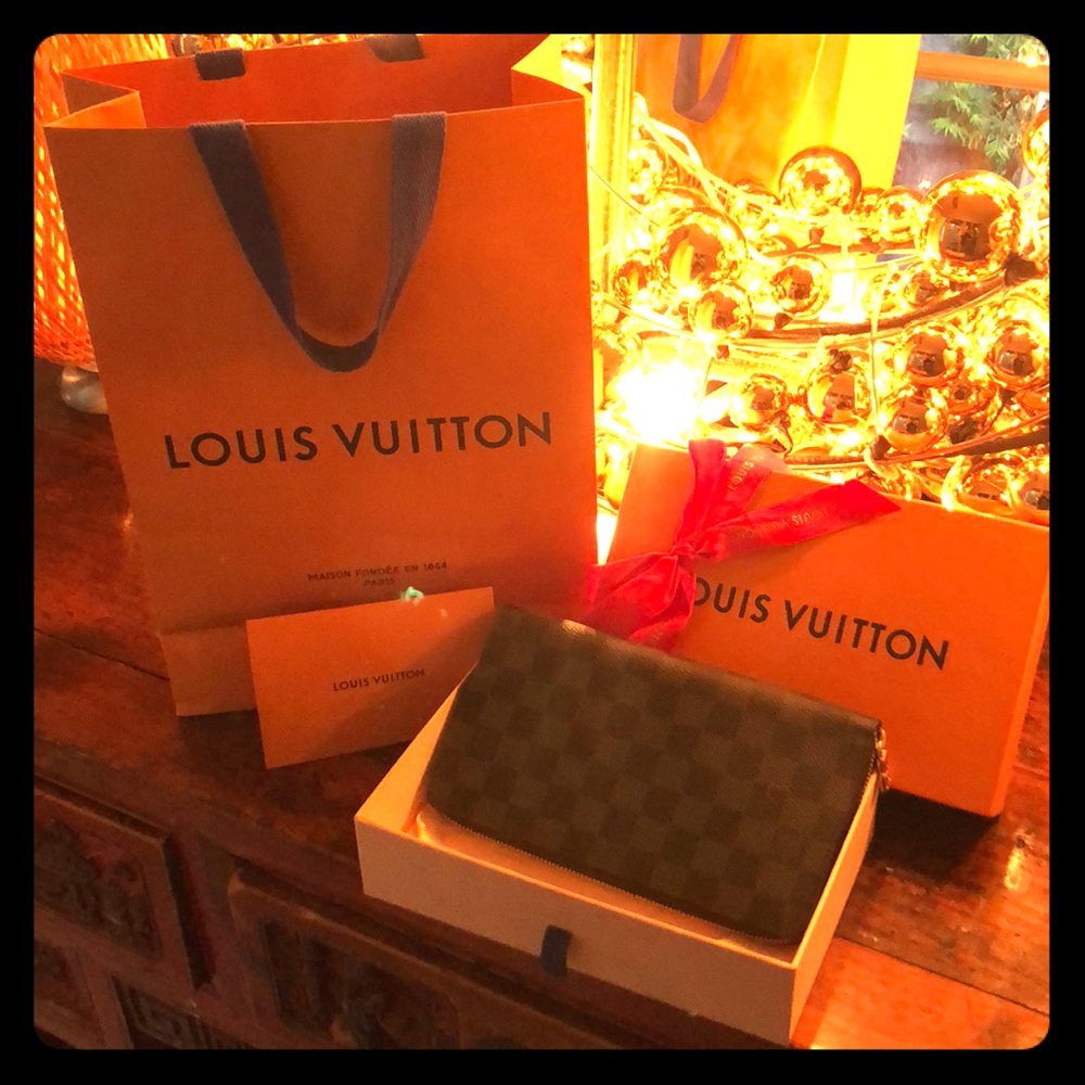 Louis Vuitton Zippy Organizer in Graphite Canvas